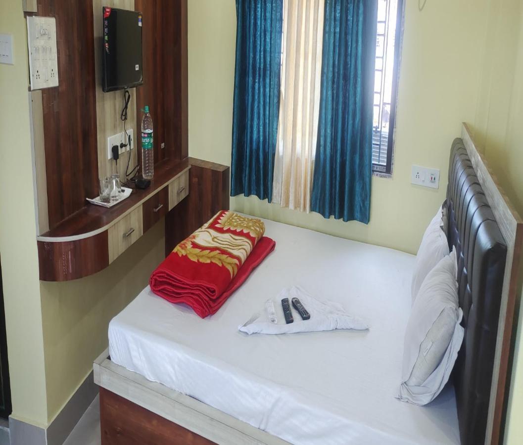 Staymaker Tirupati Guest House Calcutá Exterior foto